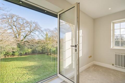 17 Burnham Avenue, Beaconsfield, HP9 2JA