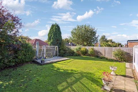 3 bedroom detached bungalow for sale, Sedgmoor Gardens, High Wycombe HP10