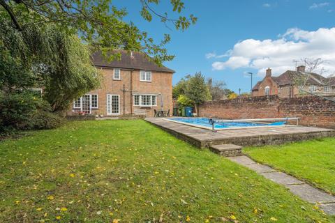 5 bedroom semi-detached house for sale, Hallam Gardens, Hatch End, Pinner HA5