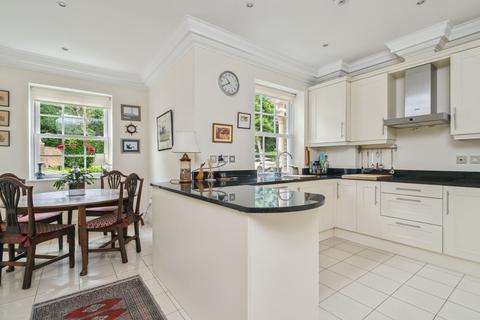 2 bedroom ground floor flat for sale, Penn Road, Beaconsfield HP9