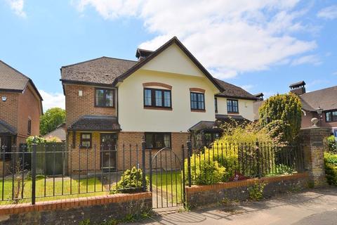 3 bedroom semi-detached house for sale, Gregories Road, Beaconsfield HP9