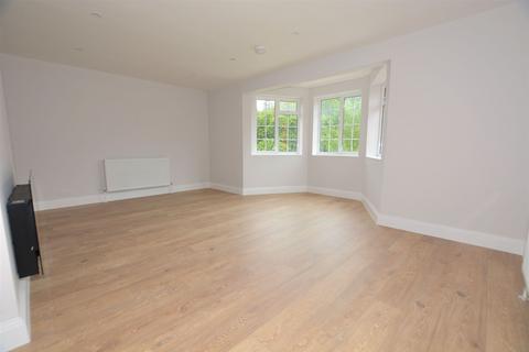 2 bedroom flat for sale, Amersham Road, Beaconsfield HP9