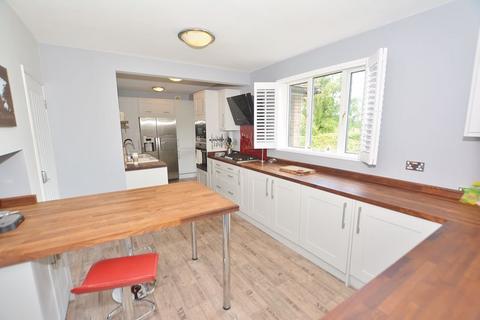 3 bedroom chalet for sale, Holtspur Top Lane, Beaconsfield HP9