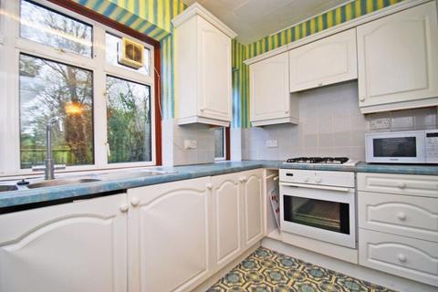 2 bedroom ground floor flat for sale, Burkes Road, Beaconsfield HP9