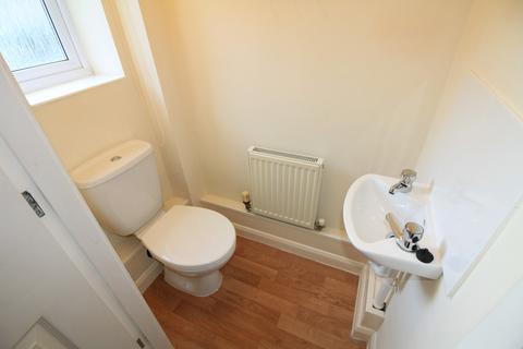 2 bedroom semi-detached house to rent, Golf Close, Bulwell, Nottingham, NG6