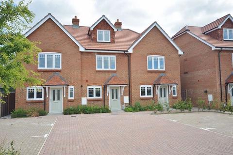 3 bedroom terraced house for sale, Grove Lane, Aylesbury HP17