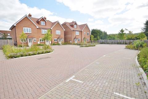 3 bedroom terraced house for sale, Grove Lane, Aylesbury HP17