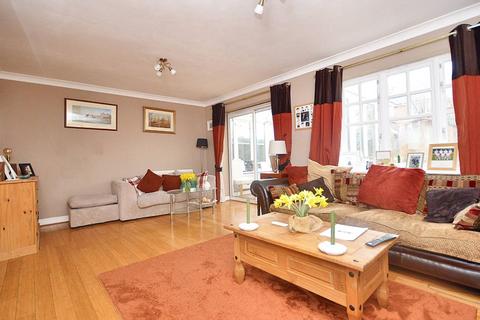 3 bedroom terraced house for sale, Saunderton Vale, High Wycombe HP14