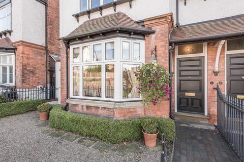 4 bedroom semi-detached house for sale, Victoria Road, Sutton Coldfield, B72 1SN