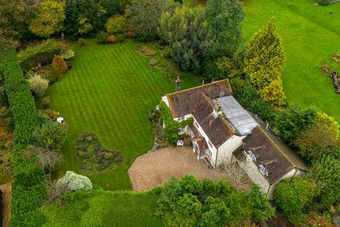 5 bedroom cottage for sale, 38 Wycombe Road, Great Missenden HP16