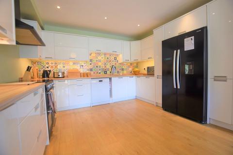 4 bedroom semi-detached house to rent, Picts Lane, Princes Risborough HP27