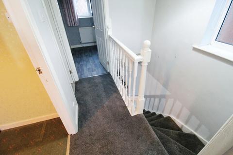 3 bedroom semi-detached house to rent, Melton Street, Heywood