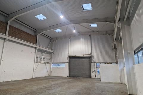 Industrial unit to rent, 5 Blackbrook Business Park, Blackbrook Road, Fareham, PO15 5DR