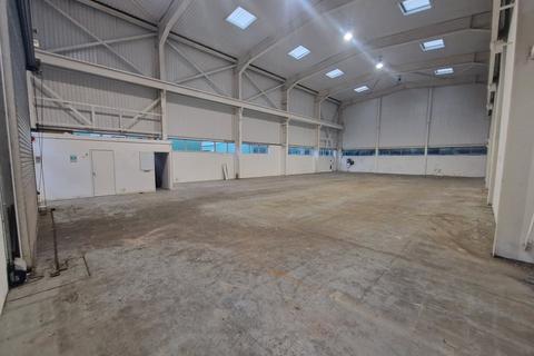 Industrial unit to rent, 5 Blackbrook Business Park, Blackbrook Road, Fareham, PO15 5DR