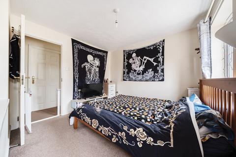 2 bedroom terraced house for sale, Woodrush Gardens, Carterton, Oxfordshire, OX18