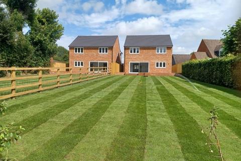 4 bedroom detached house for sale, Oving Road, WHITCHURCH HP22