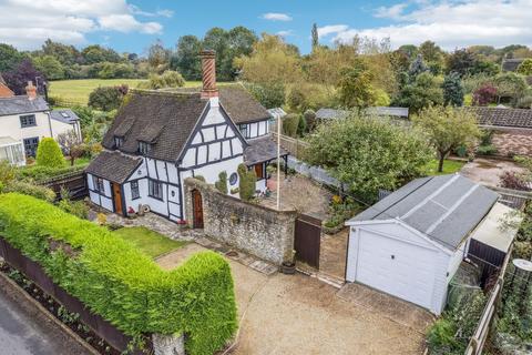 2 bedroom detached house for sale, Sheldon Road, Aylesbury HP18