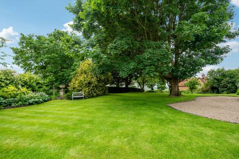 4 bedroom cottage for sale, Thame Road, Aylesbury HP18