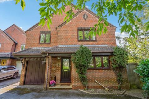 4 bedroom detached house for sale, Morton King Close, Shabbington HP18