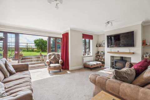 4 bedroom detached house for sale, Morton King Close, Shabbington HP18