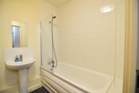 1 bedroom flat to rent, Radnor House Norbury London