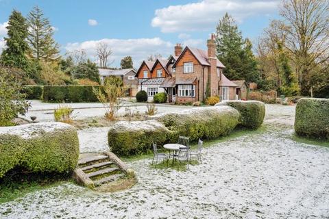 4 bedroom detached house for sale, Garden Close, Aylesbury HP22