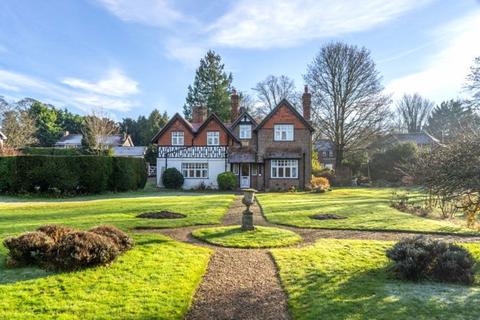 4 bedroom detached house for sale, Garden Close, Aylesbury HP22