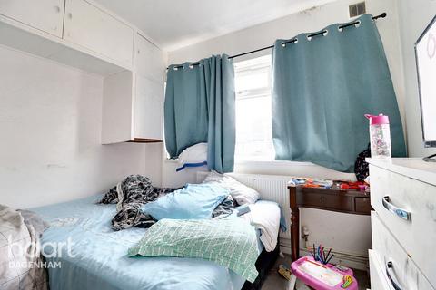 2 Dewey Road, Dagenham, RM10 8AR