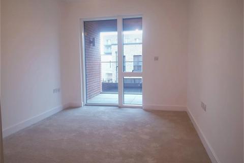 3 bedroom apartment for sale, Lismore Boulevard, London