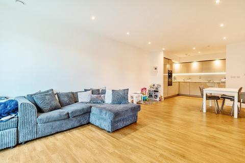 3 bedroom apartment for sale, Lismore Boulevard, London