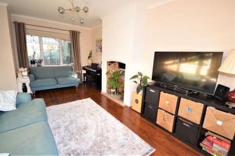 3 bedroom terraced house for sale, Walton Way, Aylesbury HP21