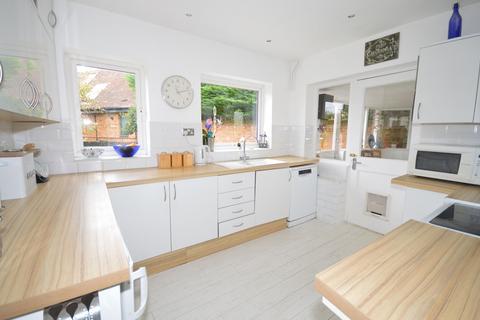 2 bedroom semi-detached bungalow for sale, Brook End, Aylesbury HP22