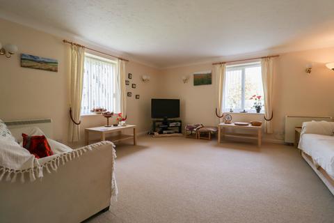 2 bedroom ground floor flat for sale, The Green, Hunstanton Road, Dersingham, King's Lynn, Norfolk, PE31