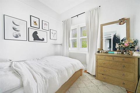 1 bedroom flat for sale, Highbury New Park, Highbury, N5