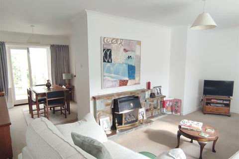 2 Edinburgh Close, Carlyon Bay, St Austell, PL25 3PN