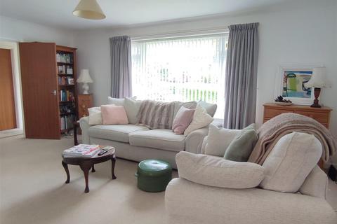 2 Edinburgh Close, Carlyon Bay, St Austell, PL25 3PN