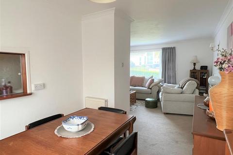 2 Edinburgh Close, Carlyon Bay, St Austell, PL25 3PN