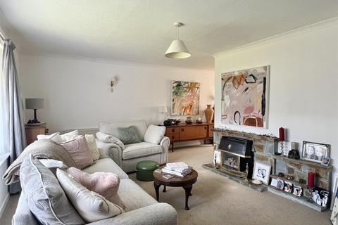 2 Edinburgh Close, Carlyon Bay, St Austell, PL25 3PN