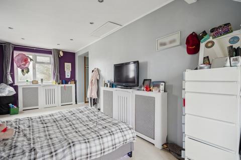 Cub Cottage Chestnut Way, Longwick, Princes Risborough, HP27 9SD