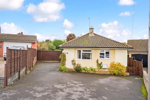 3 bedroom detached bungalow for sale, Ludsden Grove, Thame OX9