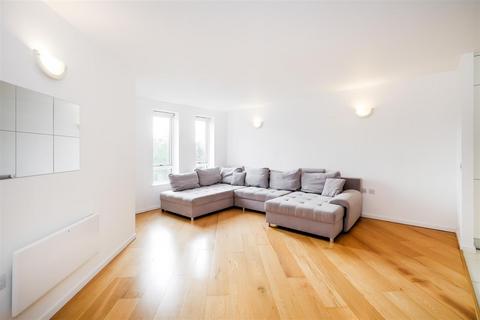 2 bedroom flat to rent, regecy court, High Road, London