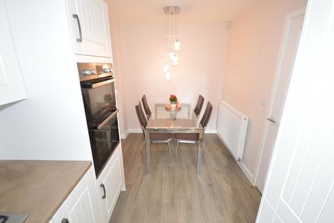 3 bedroom end of terrace house for sale, Brackley Close, Aylesbury HP22