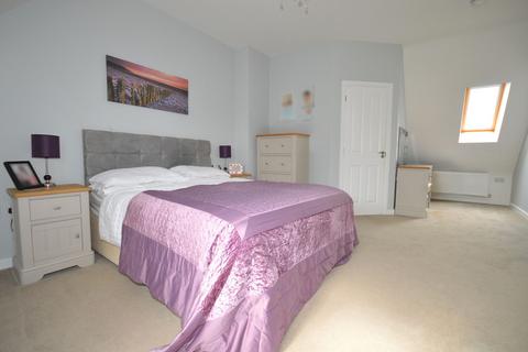 3 bedroom end of terrace house for sale, Brackley Close, Aylesbury HP22