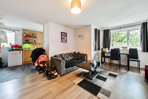 2 bedroom apartment for sale, Mullards Close, Mitcham