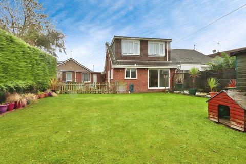 5 bedroom semi-detached bungalow for sale, Watkinson Close, Preston, Hull, HU12 8UF