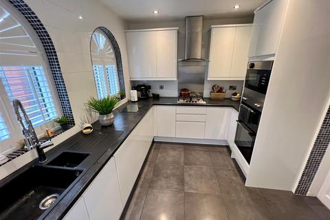 3 Dunard Road, Shirley, Solihull, B90 2HR