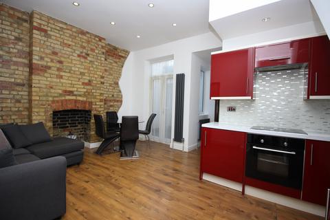 2 bedroom flat for sale, Kilburn Lane, Queens Park, London, W10