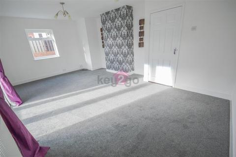 3 bedroom semi-detached house for sale, Ravenscroft Crescent, Richmond, Sheffield, S13