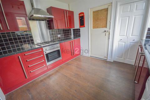 3 bedroom semi-detached house for sale, Ravenscroft Crescent, Richmond, Sheffield, S13