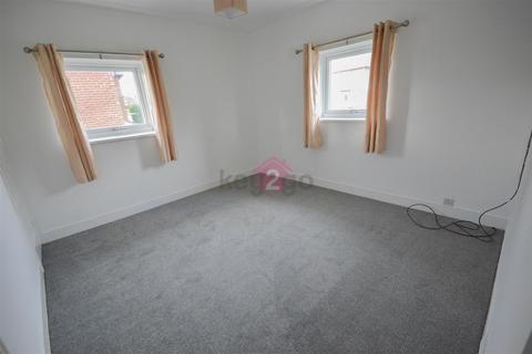 22 Ravenscroft Crescent, Sheffield, S13 8PP